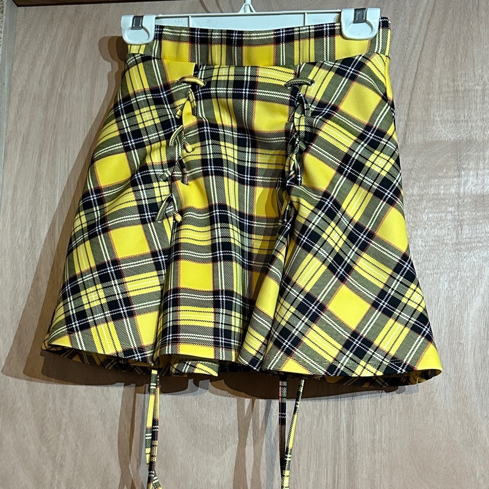 Hot Topic Yellow and Black Plaid Skater Skirt